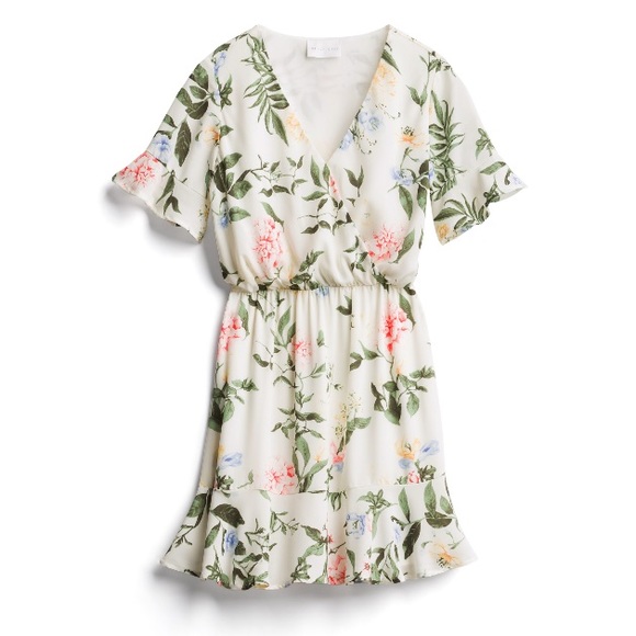 Dresses & Skirts - Adorable white floral dress! Like new! 🌸